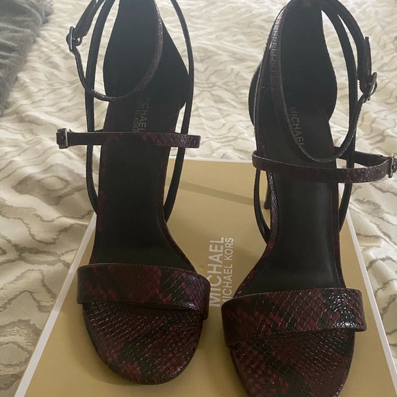 Brand New Cardi Sandal by Michael Kors - Picture 1 of 3